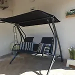Anabella *